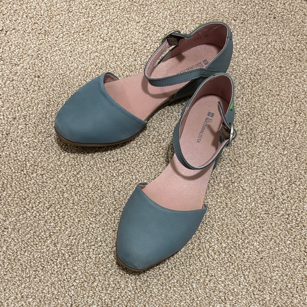 El Naturalista Stella Blue Leather Flats